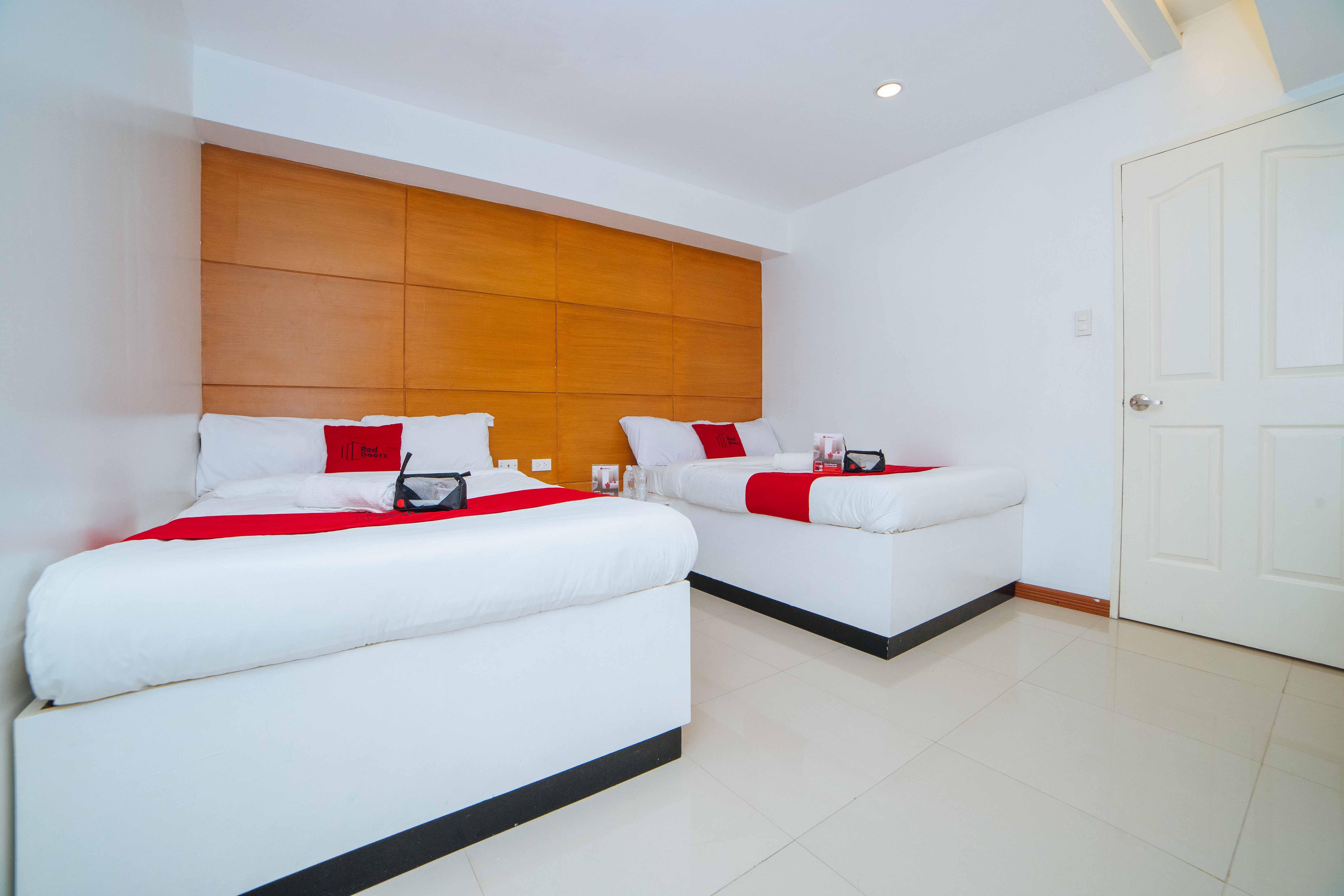 Reddoorz Near Bambang Station Hotell Manila Exteriör bild