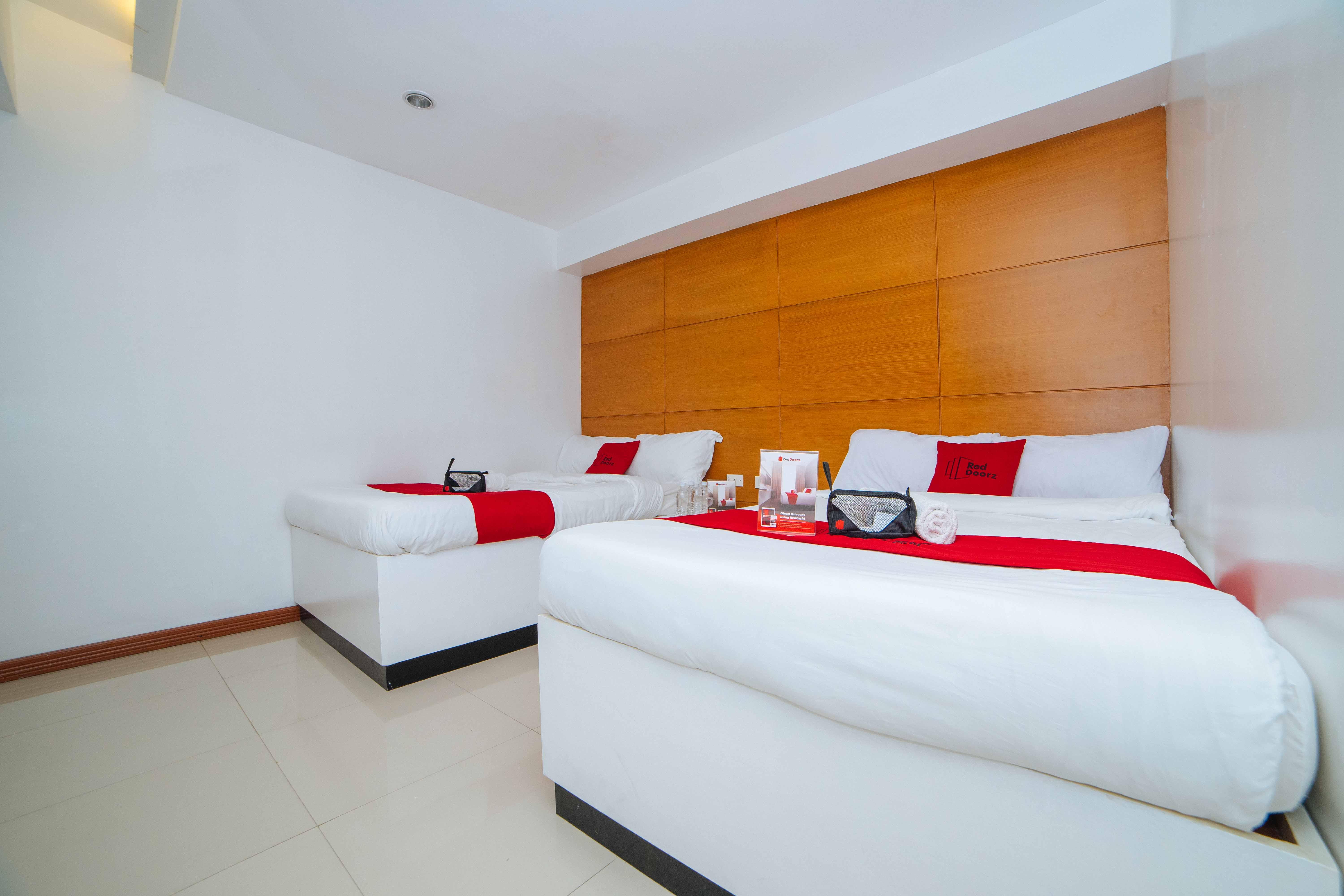 Reddoorz Near Bambang Station Hotell Manila Exteriör bild