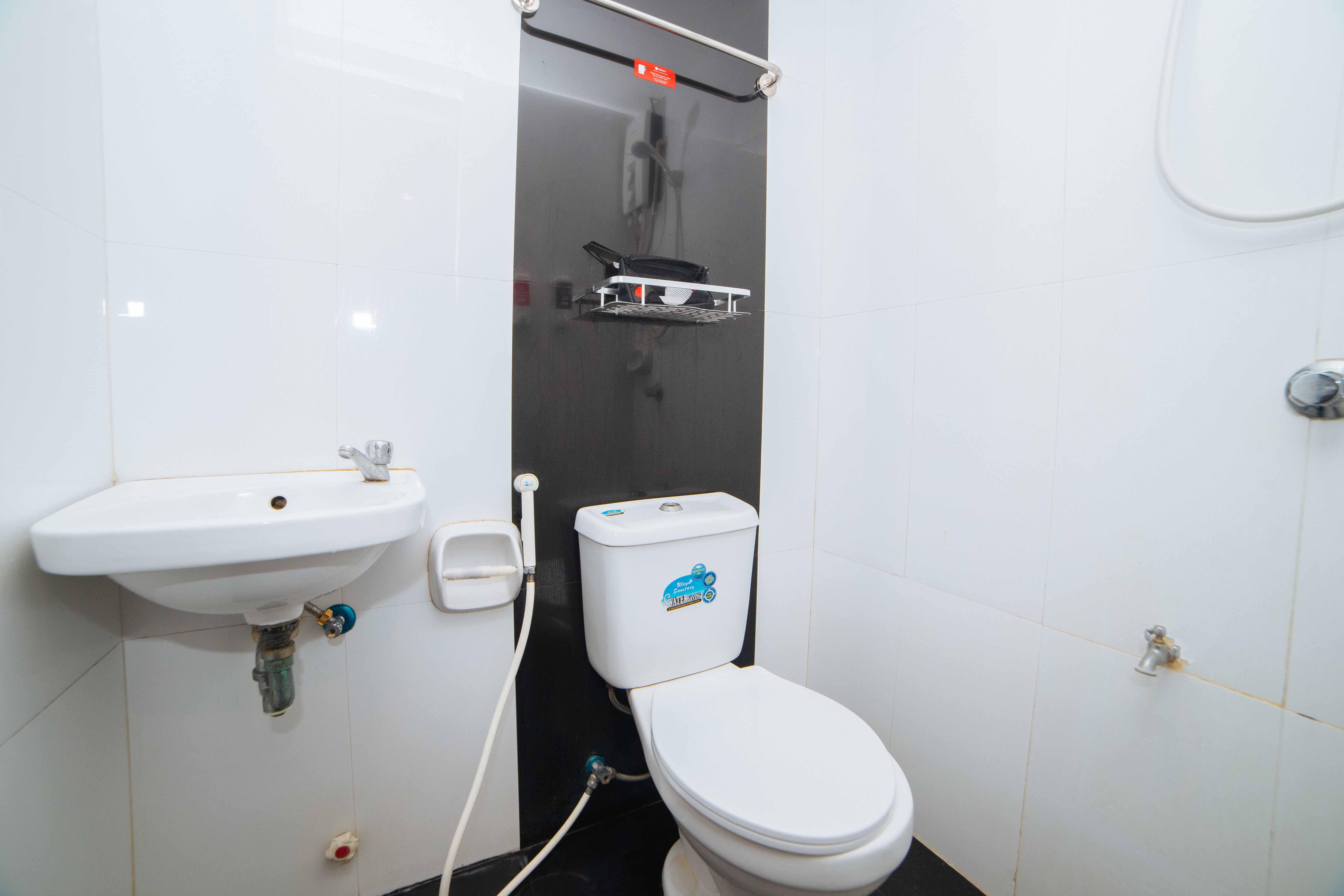 Reddoorz Near Bambang Station Hotell Manila Exteriör bild