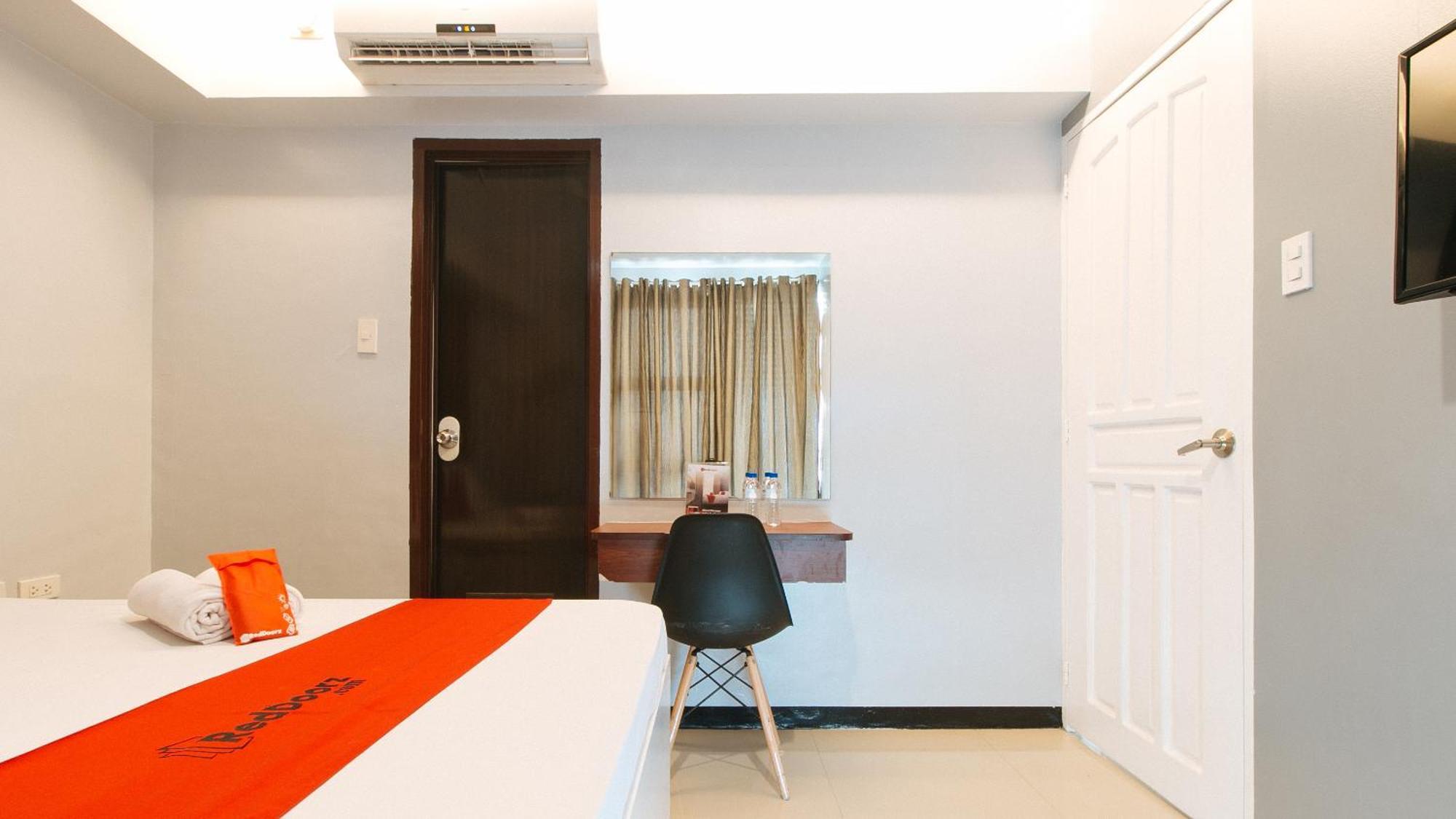 Reddoorz Near Bambang Station Hotell Manila Exteriör bild
