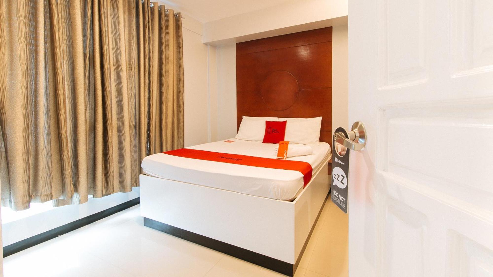 Reddoorz Near Bambang Station Hotell Manila Exteriör bild