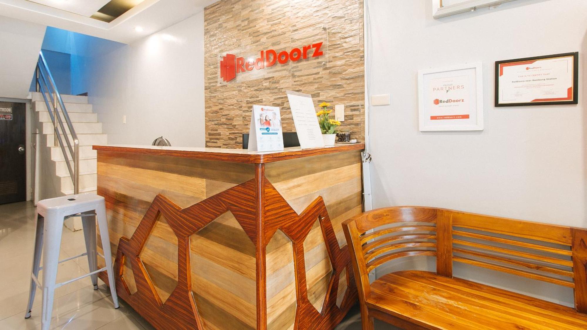 Reddoorz Near Bambang Station Hotell Manila Exteriör bild