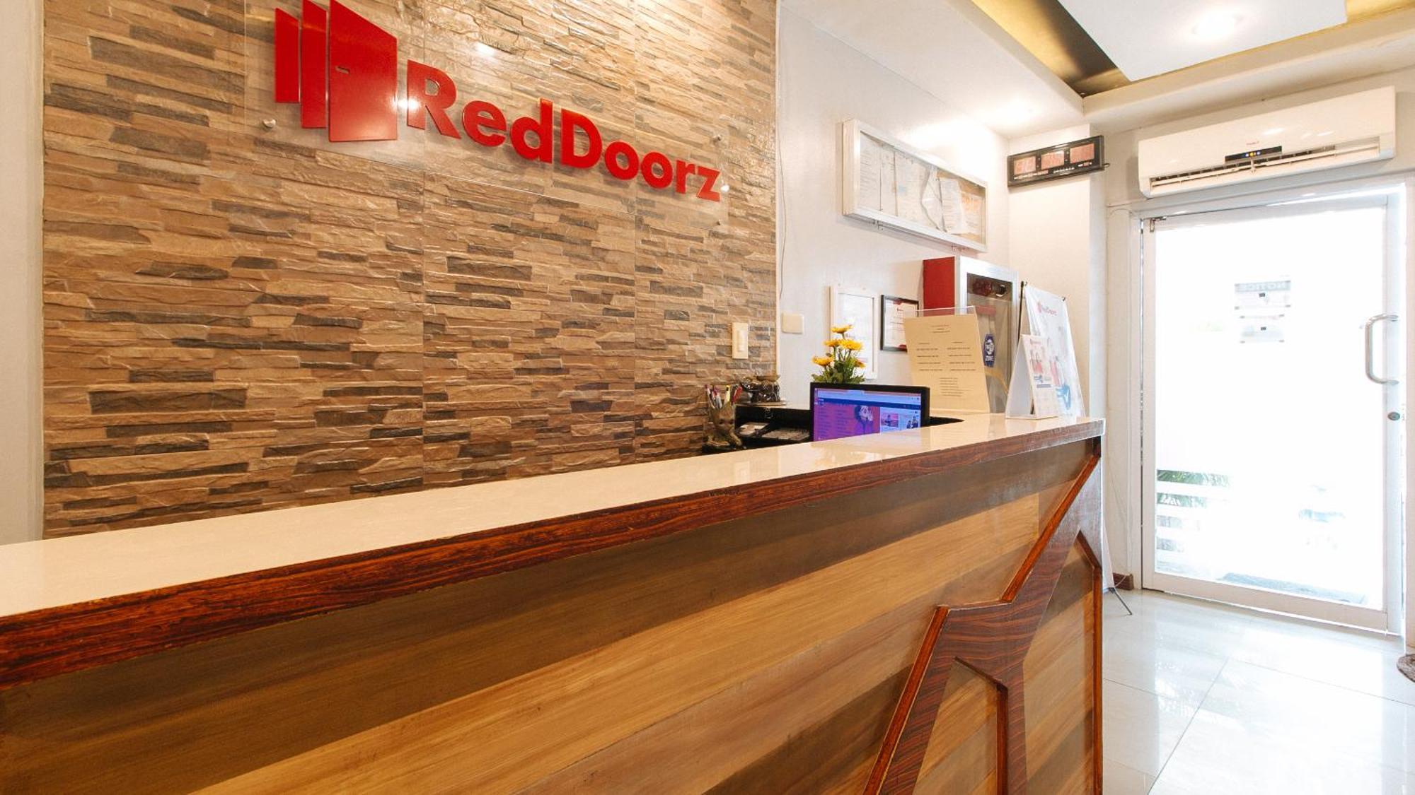Reddoorz Near Bambang Station Hotell Manila Exteriör bild