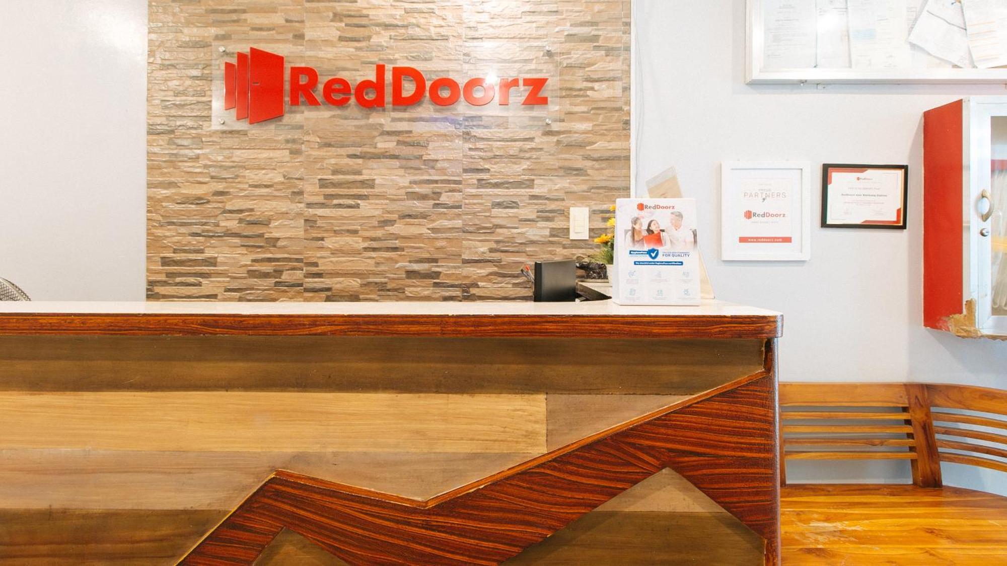 Reddoorz Near Bambang Station Hotell Manila Exteriör bild