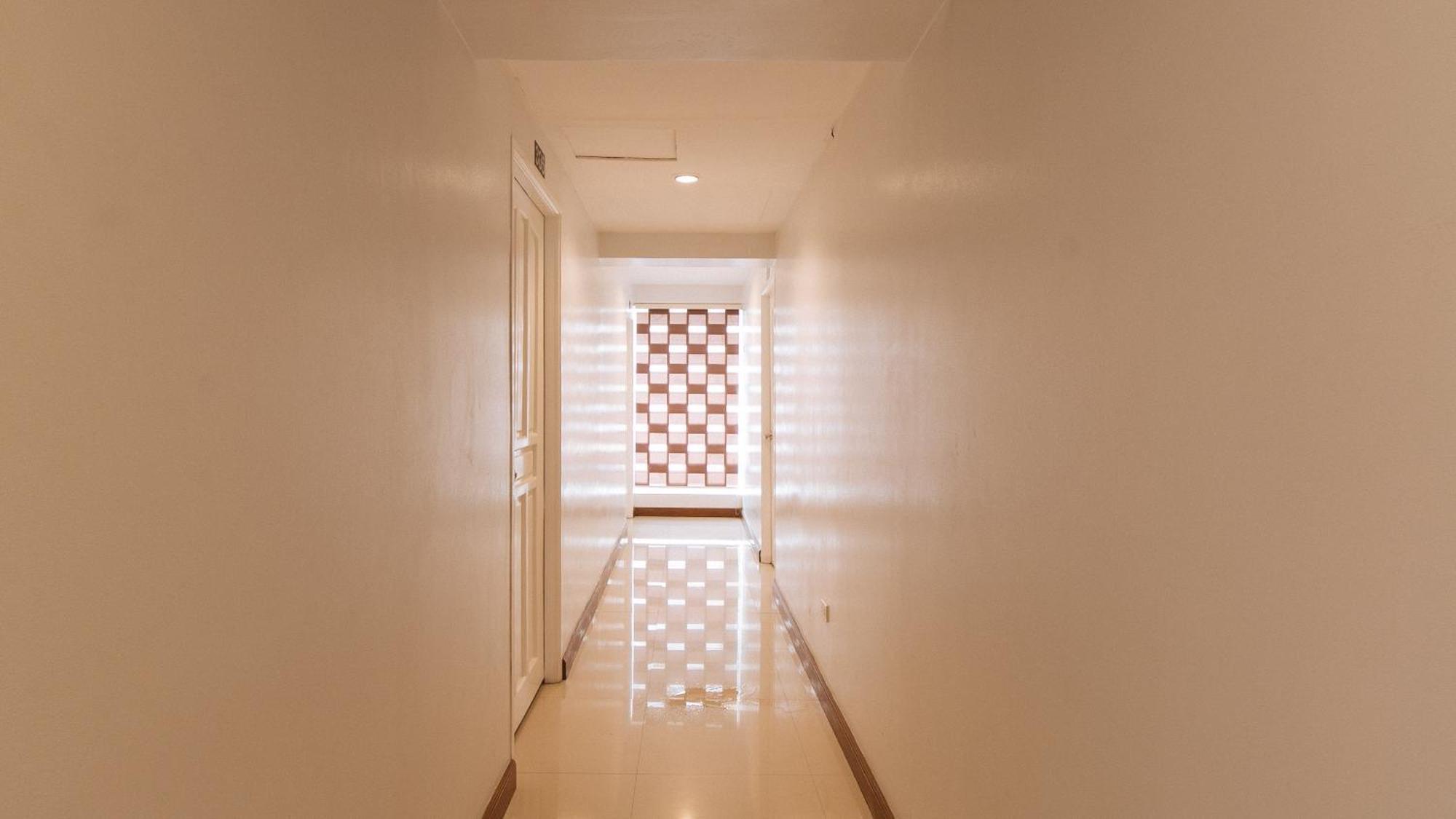 Reddoorz Near Bambang Station Hotell Manila Exteriör bild