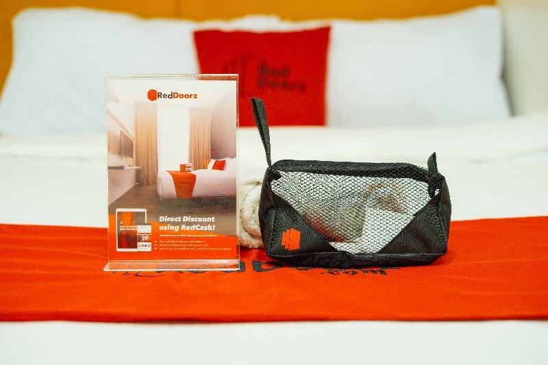 Reddoorz Near Bambang Station Hotell Manila Exteriör bild